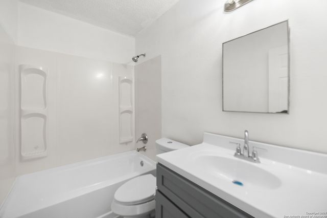 8010 Chestnut Gate, Converse, TX 78109