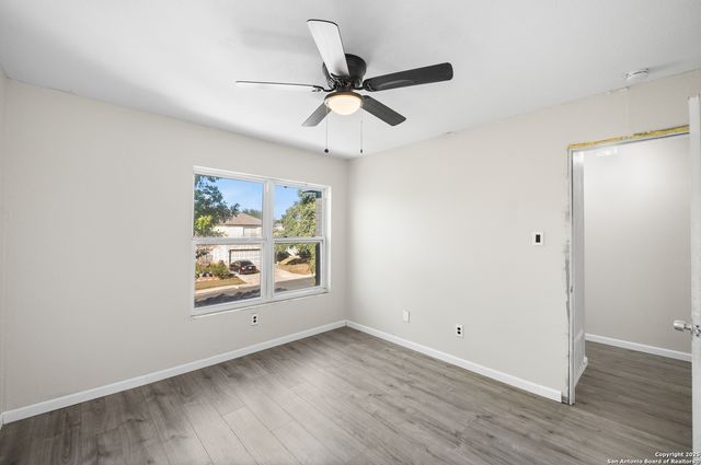 8010 Chestnut Gate, Converse, TX 78109