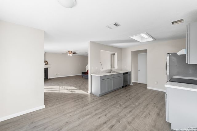 8010 Chestnut Gate, Converse, TX 78109