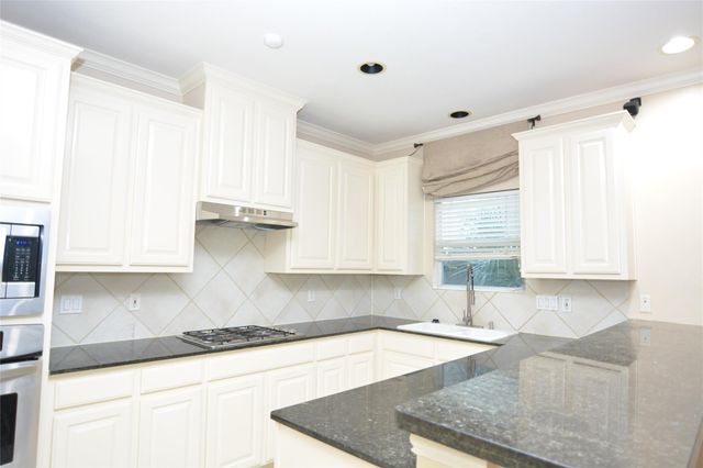 6119 Windwater Pointe, Houston, TX 77036