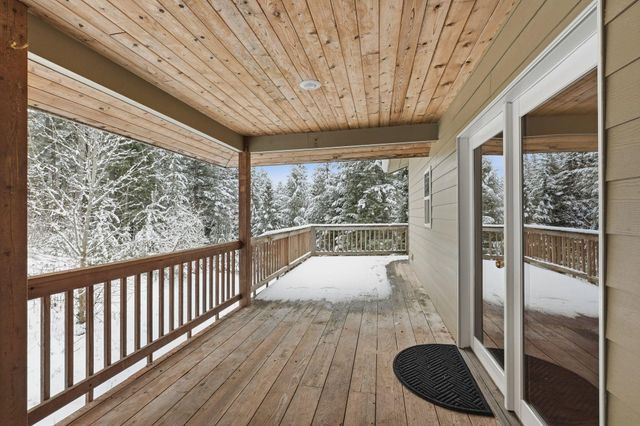 30324 N Elk Chattaroy Rd, Chattaroy, WA 99003