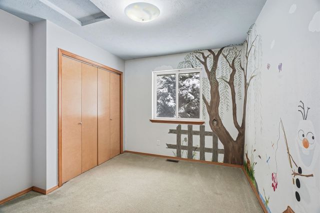 30324 N Elk Chattaroy Rd, Chattaroy, WA 99003