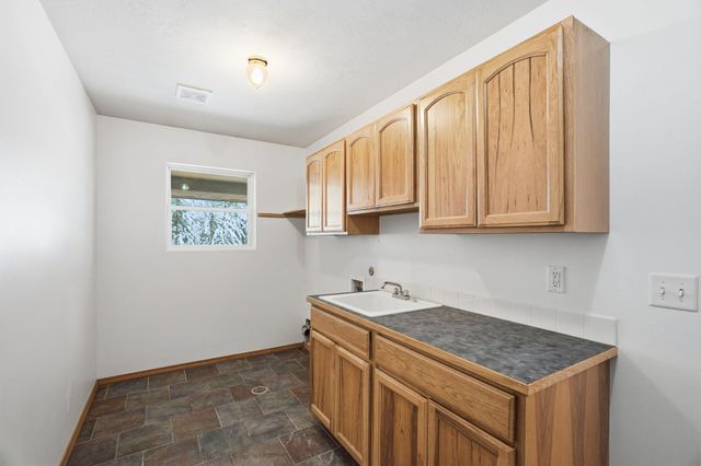 30324 N Elk Chattaroy Rd, Chattaroy, WA 99003