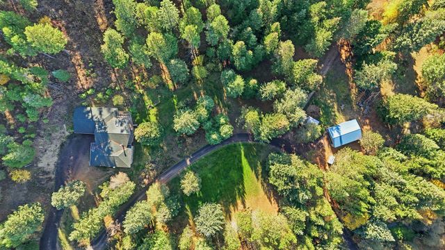 30324 N Elk Chattaroy Rd, Chattaroy, WA 99003