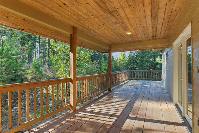 30324 N Elk Chattaroy Rd, Chattaroy, WA 99003