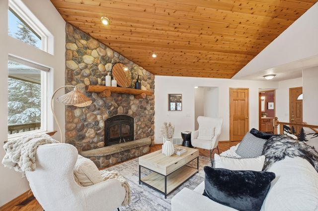 30324 N Elk Chattaroy Rd, Chattaroy, WA 99003