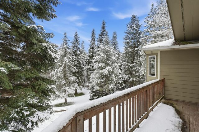 30324 N Elk Chattaroy Rd, Chattaroy, WA 99003