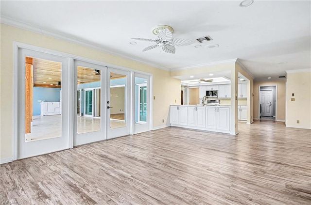 740 Bald Eagle DR # 40, Naples, FL 34105