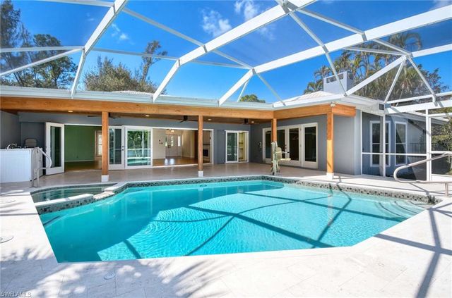 740 Bald Eagle DR # 40, Naples, FL 34105