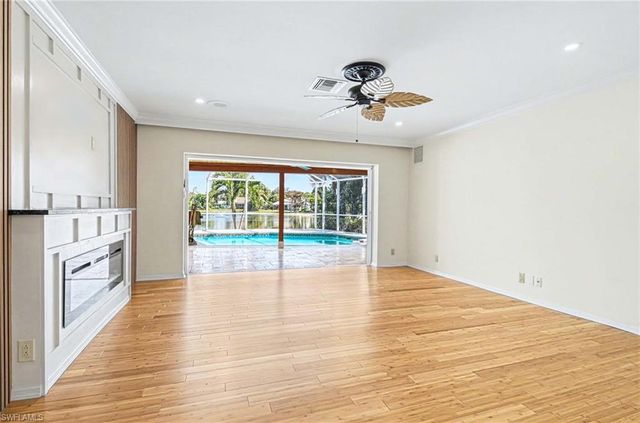 740 Bald Eagle DR # 40, Naples, FL 34105