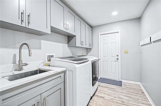 740 Bald Eagle DR # 40, Naples, FL 34105