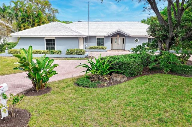 740 Bald Eagle DR # 40, Naples, FL 34105