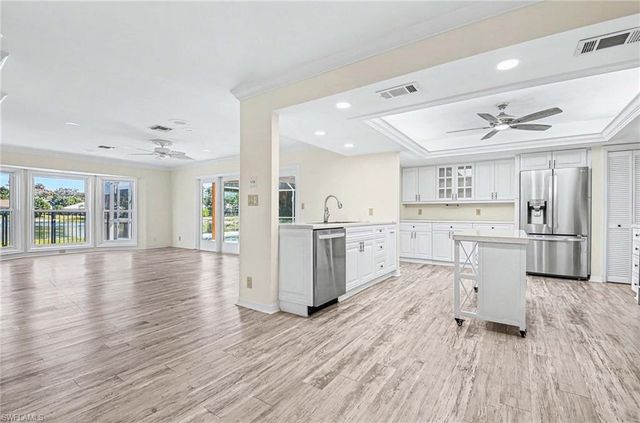 740 Bald Eagle DR # 40, Naples, FL 34105