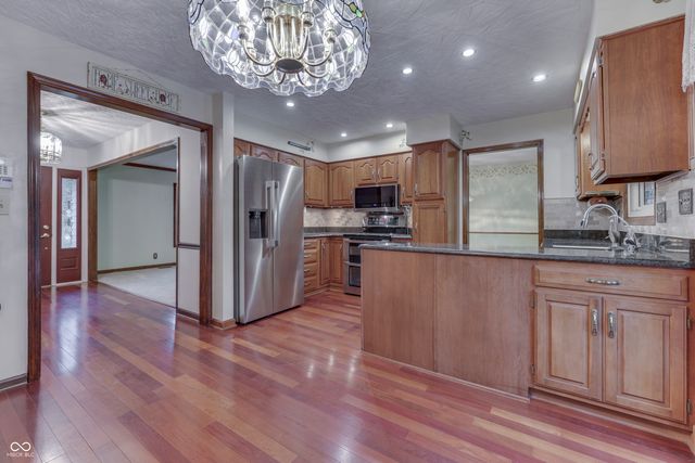 1640 Ridge Hill Lane, Indianapolis, IN 46217