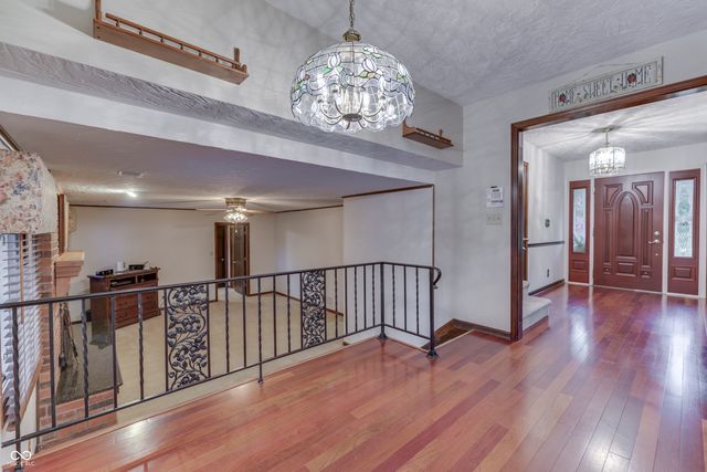 1640 Ridge Hill Lane, Indianapolis, IN 46217