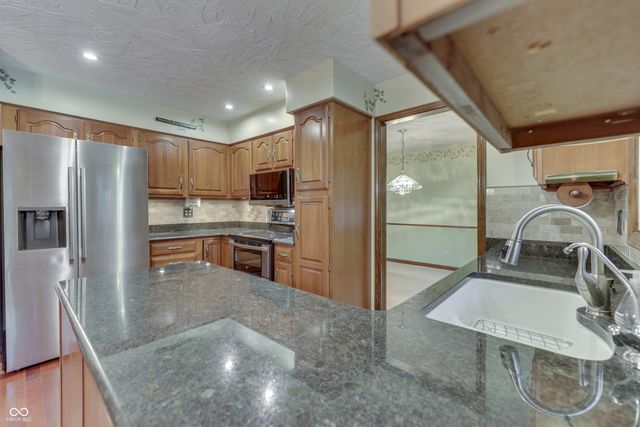 1640 Ridge Hill Lane, Indianapolis, IN 46217