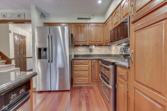 1640 Ridge Hill Lane, Indianapolis, IN 46217