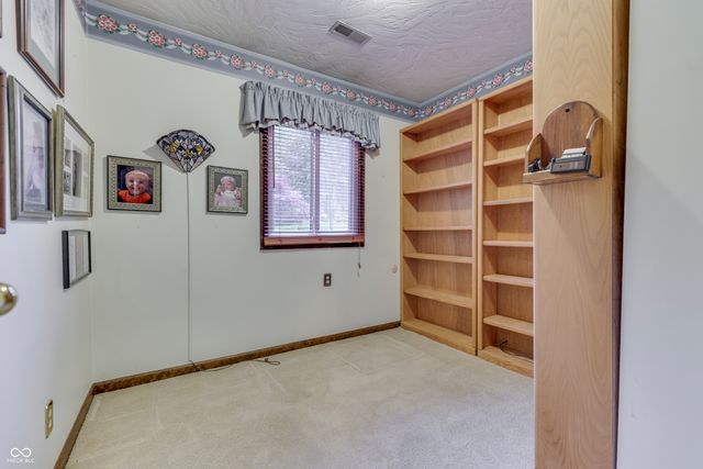 1640 Ridge Hill Lane, Indianapolis, IN 46217