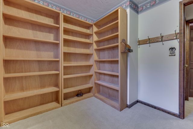 1640 Ridge Hill Lane, Indianapolis, IN 46217