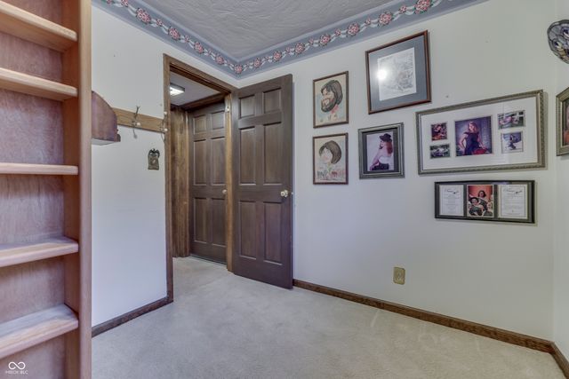 1640 Ridge Hill Lane, Indianapolis, IN 46217