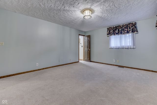 1640 Ridge Hill Lane, Indianapolis, IN 46217