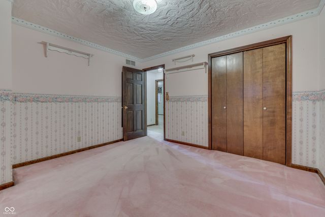 1640 Ridge Hill Lane, Indianapolis, IN 46217