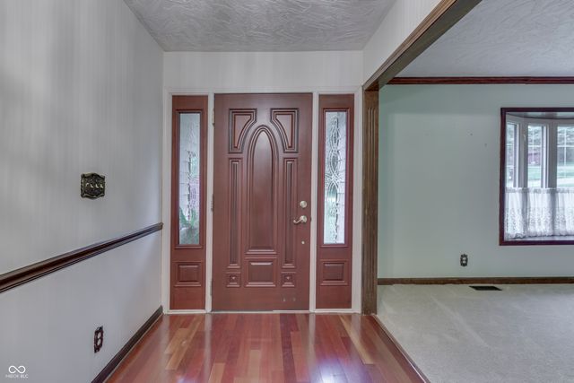 1640 Ridge Hill Lane, Indianapolis, IN 46217