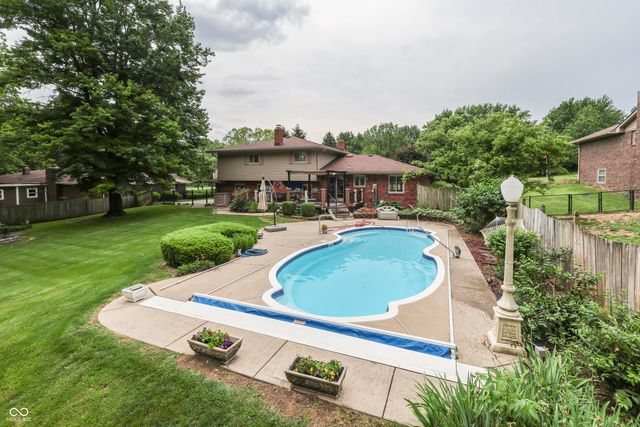 1640 Ridge Hill Lane, Indianapolis, IN 46217