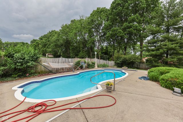 1640 Ridge Hill Lane, Indianapolis, IN 46217