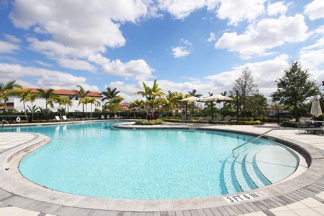 4184 Cascada Cir, Cooper City, FL 33024