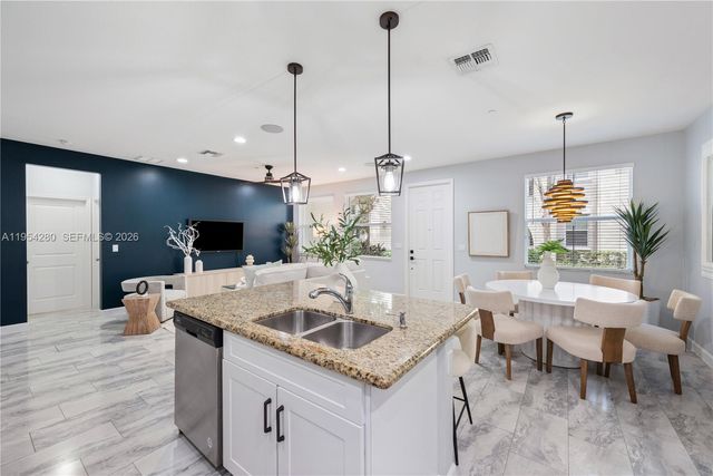 4184 Cascada Cir, Cooper City, FL 33024