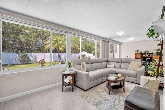 9341 SW 1st Place, Boca Raton, FL 33428