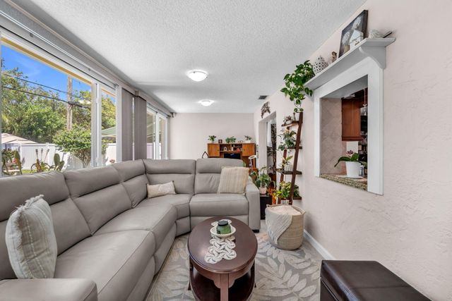 9341 SW 1st Place, Boca Raton, FL 33428