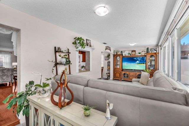 9341 SW 1st Place, Boca Raton, FL 33428