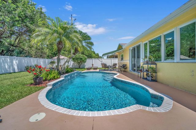 9341 SW 1st Place, Boca Raton, FL 33428