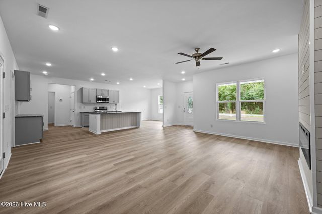 2636 Fountaintown Road, Chinquapin, NC 28521