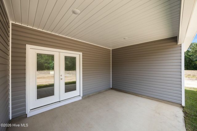 2636 Fountaintown Road, Chinquapin, NC 28521