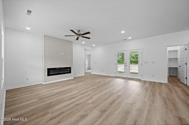 2636 Fountaintown Road, Chinquapin, NC 28521