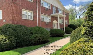 446 N Ardmore Avenue 1B, Villa Park, IL 60181