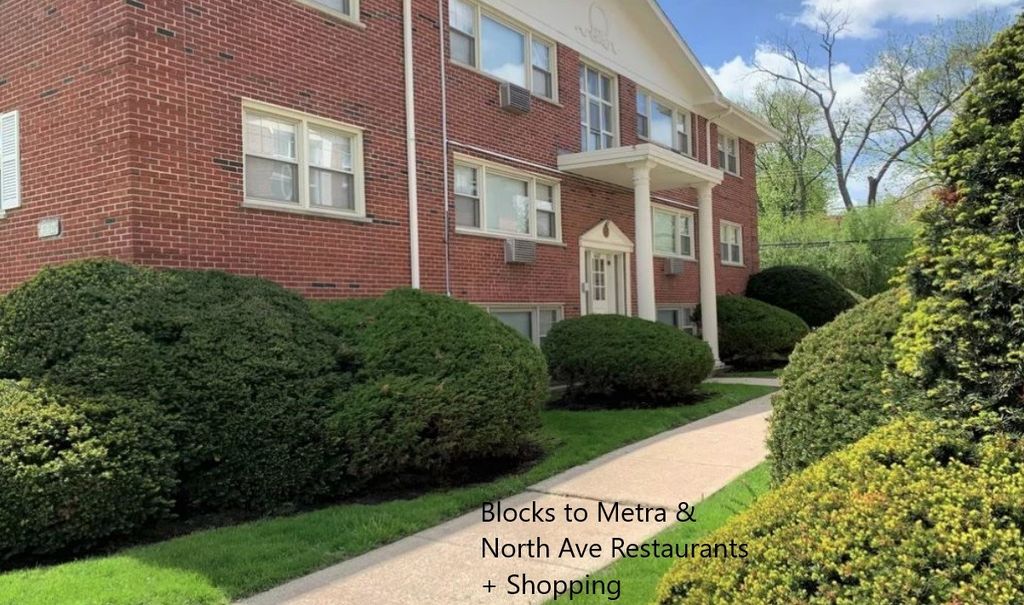 446 N Ardmore Avenue 1B, Villa Park, IL 60181