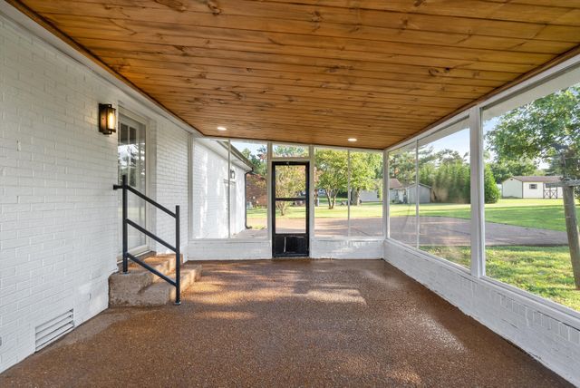 310 Lisa Ln, Gallatin, TN 37066