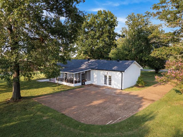 310 Lisa Ln, Gallatin, TN 37066