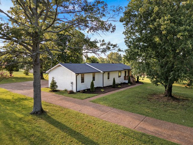 310 Lisa Ln, Gallatin, TN 37066