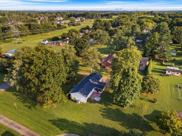 310 Lisa Ln, Gallatin, TN 37066