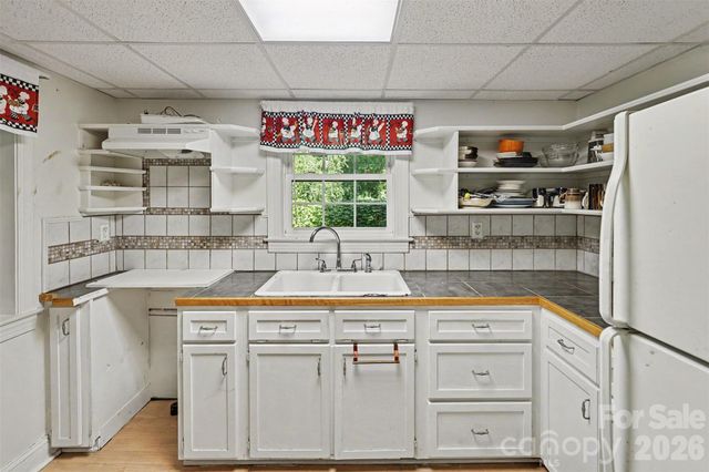 103 S Belvedere Avenue, Gastonia, NC 28054