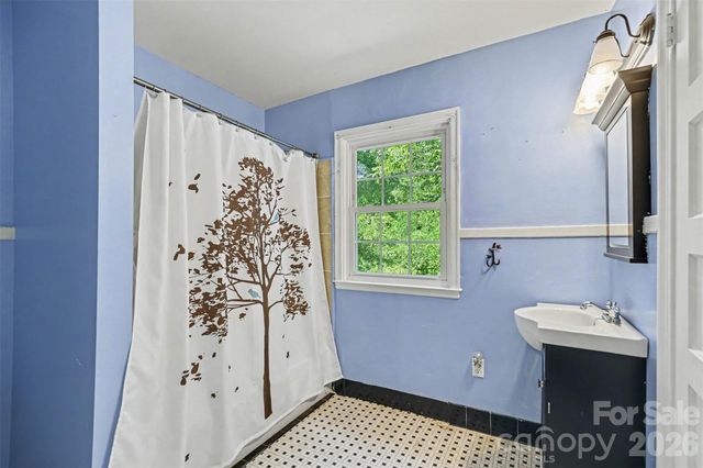 103 S Belvedere Avenue, Gastonia, NC 28054