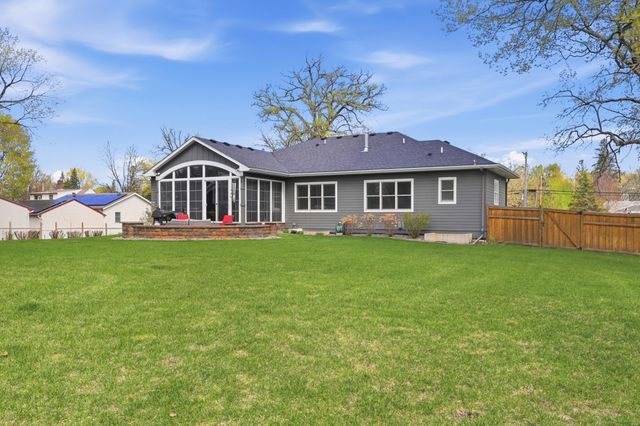 5735 Main Street W, Maple Plain, MN 55359