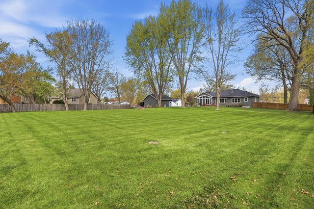 5735 Main Street W, Maple Plain, MN 55359