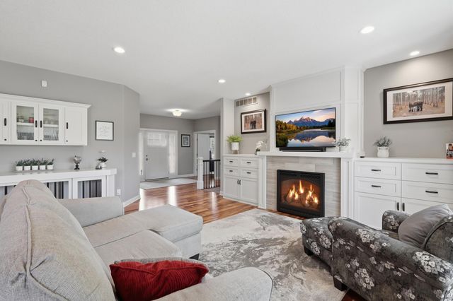 5735 Main Street W, Maple Plain, MN 55359