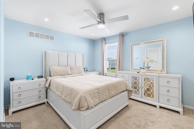 328 BARLEY DR, Newark, DE 19702